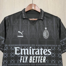 Carregar imagem no visualizador da galeria, CAMISA MILAN - ESPECIAL EDITION (BLACK) - TORCEDOR - 24/25
