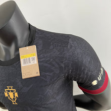 Carregar imagem no visualizador da galeria, CAMISA PORTUGAL - CRISTIANO RONALDO CR7 - ESPECIAL - JOGADOR - 23/24
