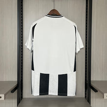 Carregar imagem no visualizador da galeria, CAMISA JUVENTUS - CASA/ HOME - TORCEDOR - 24/25
