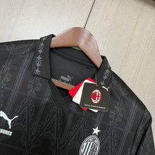 Carregar imagem no visualizador da galeria, CAMISA MILAN - ESPECIAL EDITION (BLACK) - TORCEDOR - 24/25
