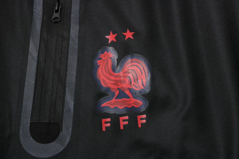 KIT PASSEIO COM CAPUZ - FRANÇA - BRANCO E PRETO