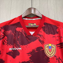 Carregar imagem no visualizador da galeria, CAMISA VENEZUELA - CASA/ HOME  - TORCEDOR - 23/24
