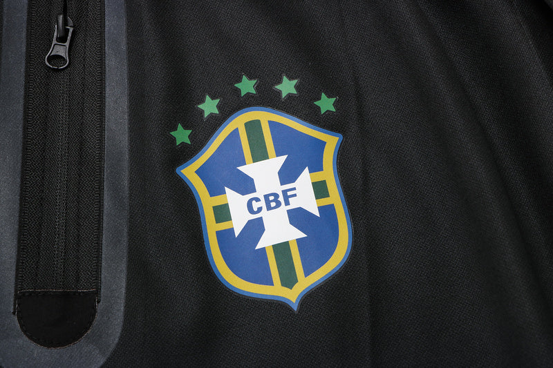 KIT PASSEIO COM CAPUZ - BRASIL - BRANCO E PRETO