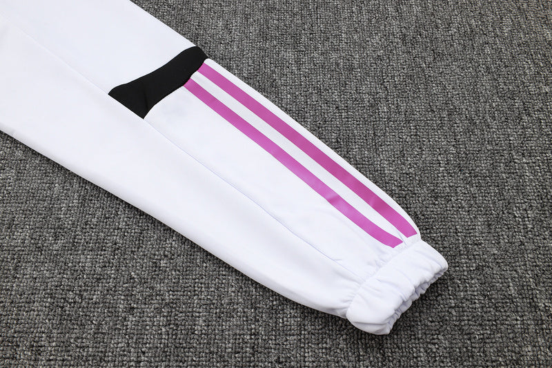 KIT PASSEIO - BAYERN DE MUNIQUE - BRANCO - 24/25