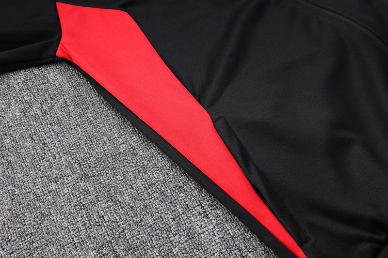 KIT PASSEIO COM CAPUZ - BAYERN DE MUNIQUE - PRETO E VERMELHO