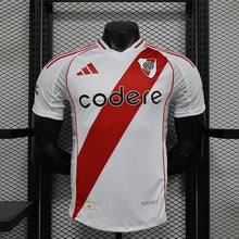 Carregar imagem no visualizador da galeria, CAMISA RIVER PLATE - CASA/ HOME - JOGADOR - 24/25
