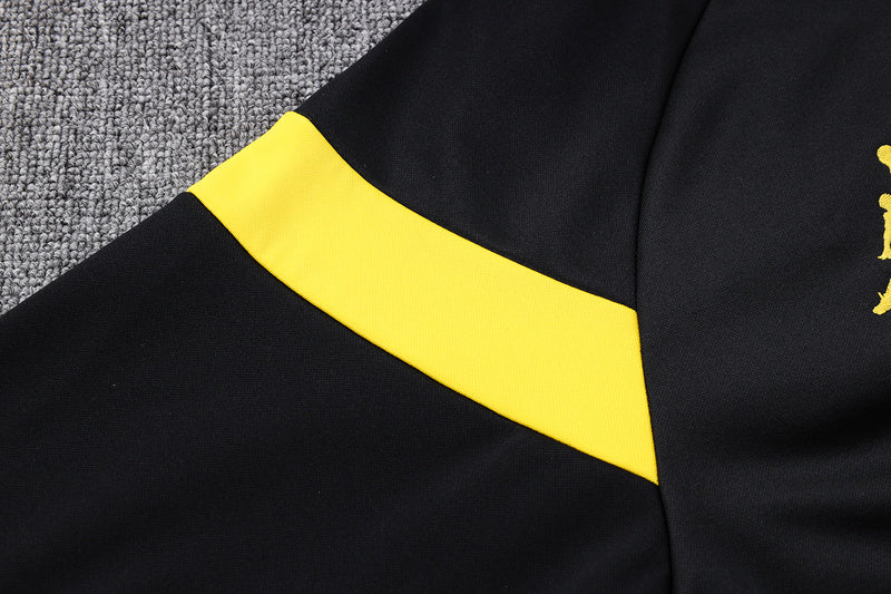 KIT PASSEIO COM CAPUZ - PARIS SAINT GERMAIN (PSG) - PRETO E AMARELO