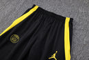 KIT PASSEIO COM CAPUZ - PARIS SAINT GERMAIN (PSG) - BRANCO, PRETO E AMARELO