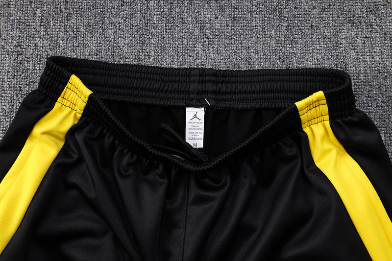 KIT PASSEIO COM CAPUZ - PARIS SAINT GERMAIN (PSG) - BRANCO, PRETO E AMARELO