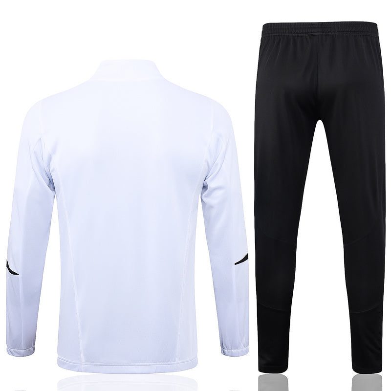 KIT PASSEIO - BAYERN DE MUNIQUE - BRANCO - 24/25