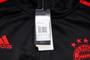 KIT PASSEIO COM CAPUZ - BAYERN DE MUNIQUE - PRETO E VERMELHO