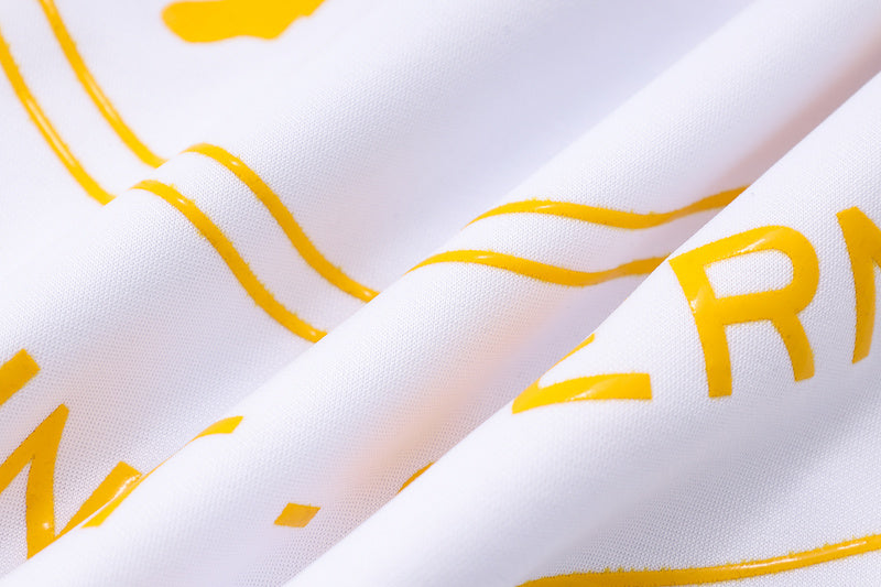 KIT PASSEIO COM CAPUZ - PARIS SAINT GERMAIN (PSG) - BRANCO, PRETO E AMARELO