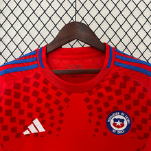 Carregar imagem no visualizador da galeria, CAMISA CHILE - CASA/HOME - TORCEDOR - 24/25
