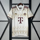 CAMISA BAYERN DE MUNIQUE - EDIÇÃO ESPECIAL - TORCEDOR - 25/ 26