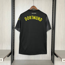 Carregar imagem no visualizador da galeria, CAMISA BORUSSIA DORTMUND - FORA/ AWAY - TORCEDOR - 24/ 25
