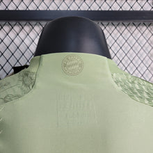Carregar imagem no visualizador da galeria, CAMISA BAYERN DE MUNIQUE - SPECIAL EDITION - JOGADOR - 23/24
