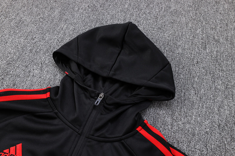 KIT PASSEIO COM CAPUZ - BAYERN DE MUNIQUE - PRETO E VERMELHO