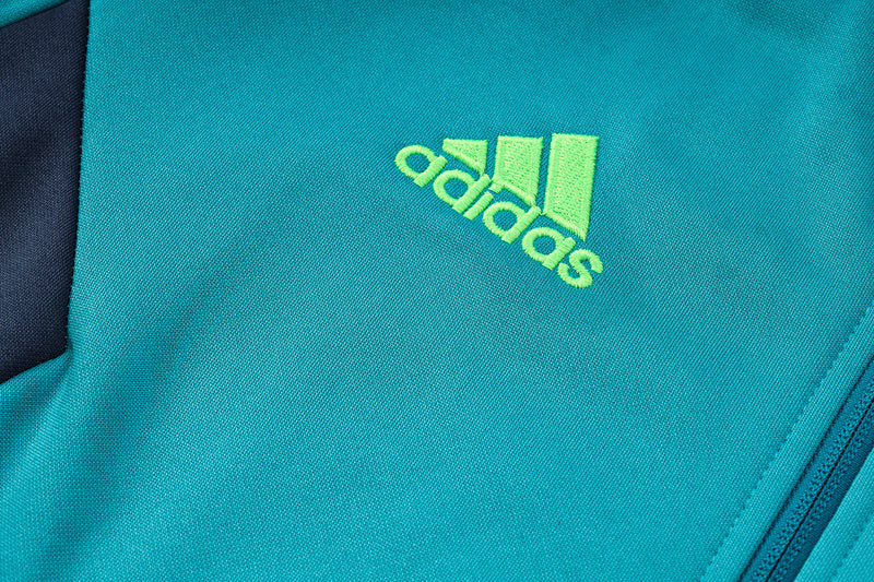 KIT PASSEIO COM CAPUZ - JUVENTUS - AZUL CLARO E AZUL ESCURO
