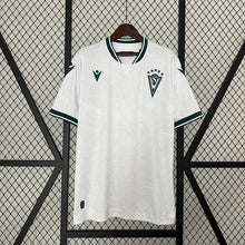 Carregar imagem no visualizador da galeria, CAMISA SANTIAGO WANDERS - FORA/ AWAY - 24/25
