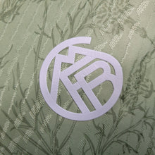 Carregar imagem no visualizador da galeria, CAMISA BAYERN DE MUNIQUE - SPECIAL EDITION - JOGADOR - 23/24
