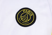 Carregar imagem no visualizador da galeria, KIT PASSEIO COM CAPUZ - PARIS SAINT GERMAIN (PSG) - BRANCO, PRETO E AMARELO
