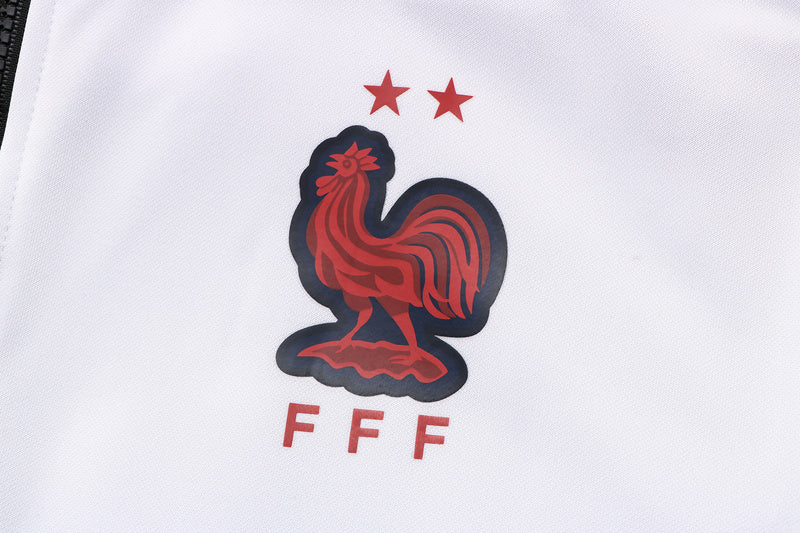 KIT PASSEIO COM CAPUZ - FRANÇA - BRANCO E PRETO