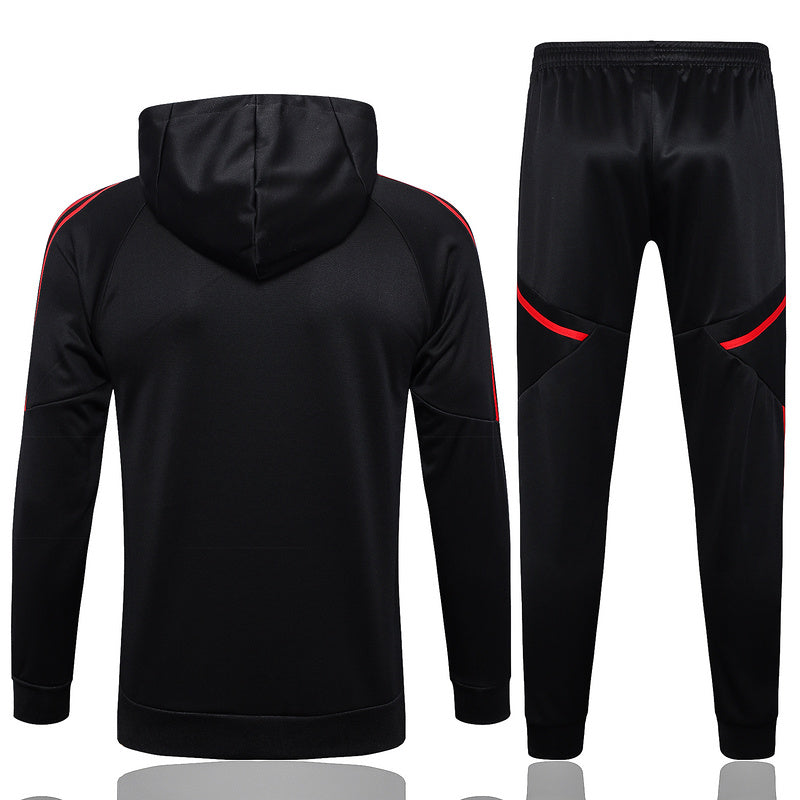 KIT PASSEIO COM CAPUZ - MANCHESTER UNITED - PRETO E VERMELHO