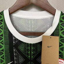 Carregar imagem no visualizador da galeria, CAMISA NIGÉRIA - EDITION SPECIAL BLACK  - TORCEDOR - 23/24
