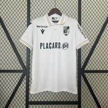 Carregar imagem no visualizador da galeria, CAMISA VITÓRIA GUIMARAES - CASA/ HOME - 24/25
