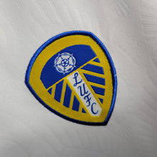 Carregar imagem no visualizador da galeria, CAMISA LEEDS UNITED - CASA / HOME - TORCEDOR - 23/24
