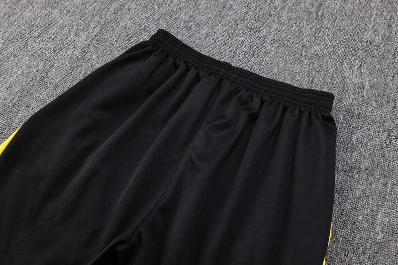 KIT PASSEIO COM CAPUZ - PARIS SAINT GERMAIN (PSG) - BRANCO, PRETO E AMARELO