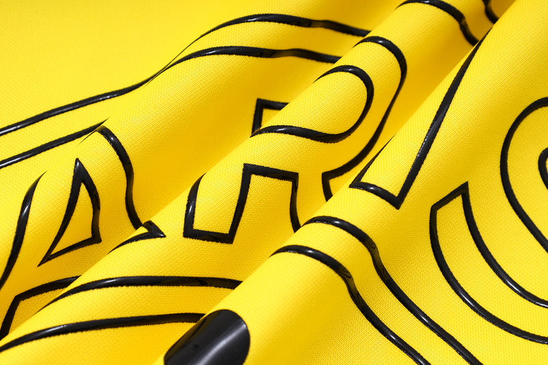 KIT PASSEIO COM CAPUZ - PARIS SAINT GERMAIN (PSG) - AMARELO E PRETO