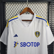 Carregar imagem no visualizador da galeria, CAMISA LEEDS UNITED - CASA / HOME - TORCEDOR - 23/24
