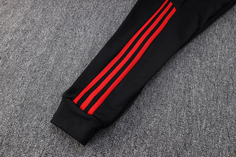 KIT PASSEIO COM CAPUZ - MANCHESTER UNITED - PRETO E VERMELHO
