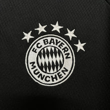 Carregar imagem no visualizador da galeria, CAMISA BAYERN DE MUNIQUE - BLACK - TORCEDOR - 24/25
