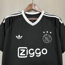 Carregar imagem no visualizador da galeria, CAMISA AJAX - BLACK - TORCEDOR - 24/25
