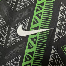 Carregar imagem no visualizador da galeria, CAMISA NIGÉRIA - EDITION SPECIAL BLACK  - TORCEDOR - 23/24
