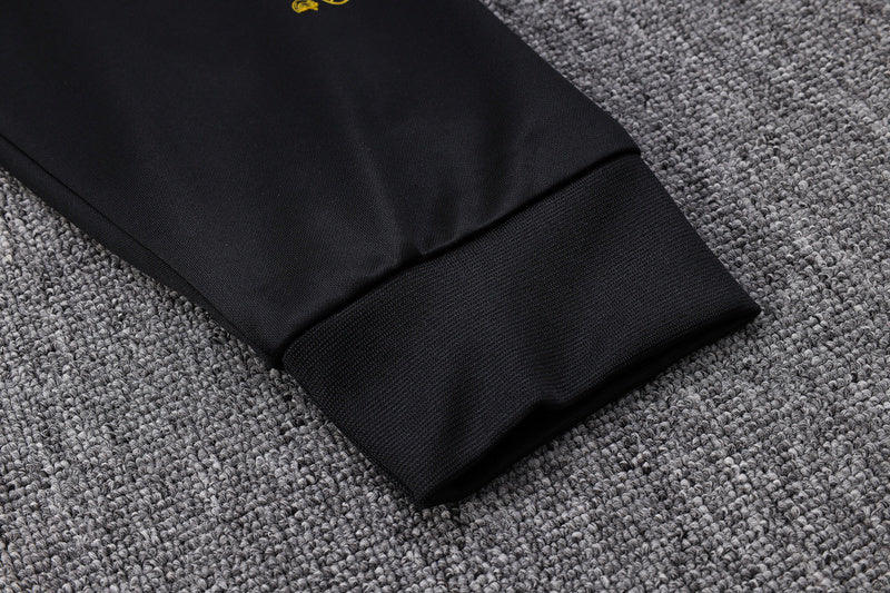 KIT PASSEIO COM CAPUZ - PARIS SAINT GERMAIN (PSG) - BRANCO, PRETO E AMARELO