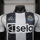 CAMISA NEWCASTLE- CASA/ HOME - JOGADOR - 25/ 26