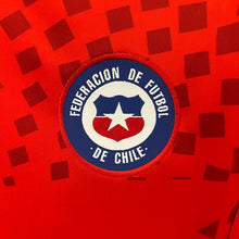 Carregar imagem no visualizador da galeria, CAMISA CHILE - CASA/HOME - TORCEDOR - 24/25
