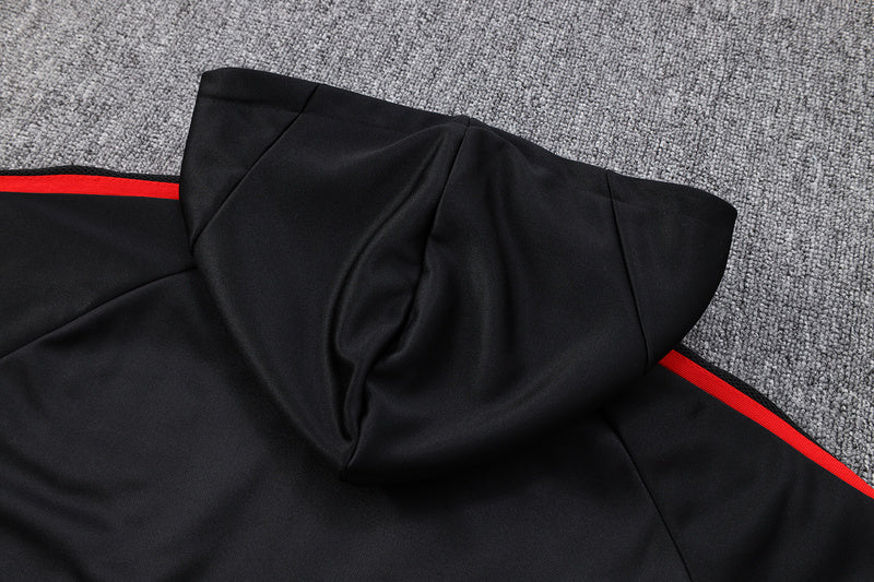 KIT PASSEIO COM CAPUZ - BAYERN DE MUNIQUE - PRETO E VERMELHO