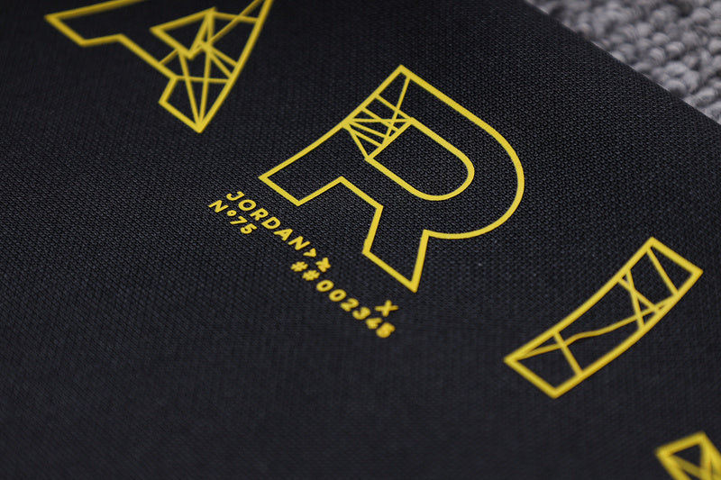 KIT PASSEIO COM CAPUZ - PARIS SAINT GERMAIN (PSG) - BRANCO, PRETO E AMARELO