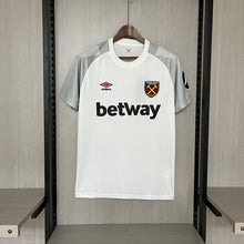 Carregar imagem no visualizador da galeria, CAMISA WEST HAM - WHITE - TORCEDOR - 23/24
