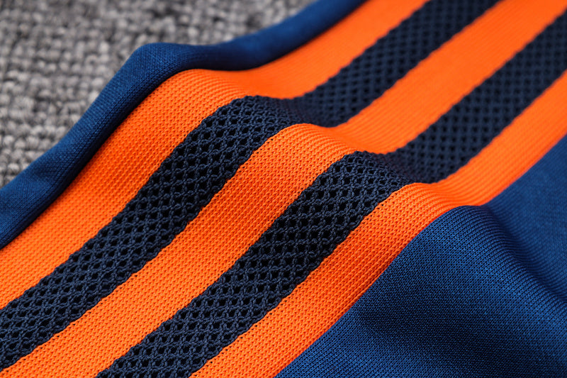 KIT PASSEIO COM CAPUZ - MANCHESTER UNITED - AZUL ESCURO E PRETO