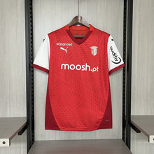 Carregar imagem no visualizador da galeria, CAMISA BRAGA - CASA/ HOME - TORCEDOR - 24/25
