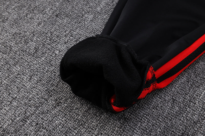 KIT PASSEIO COM CAPUZ - MANCHESTER UNITED - PRETO E VERMELHO