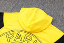 KIT PASSEIO COM CAPUZ - PARIS SAINT GERMAIN (PSG) - AMARELO E PRETO