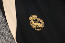 Carregar imagem no visualizador da galeria, KIT PASSEIO -  REAL MADRID - DOURADO - 24/25
