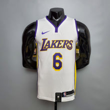 Carregar imagem no visualizador da galeria, CAMISA LOS ANGELES LAKERS - BRANCA - #6 JAMES
