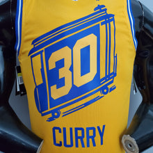 Carregar imagem no visualizador da galeria, CAMISA GOLDEN STATE WARRIORS - AMARELA - THE CITY - #30 CURRY
